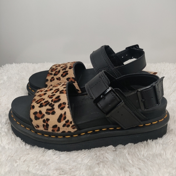 New Dr.Martens leopard print chunky sandal sz 7.5 - Picture 3 of 7